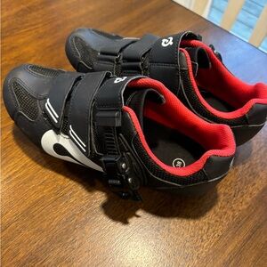 Peloton women’s cycling shoes. Like new. Size 38.